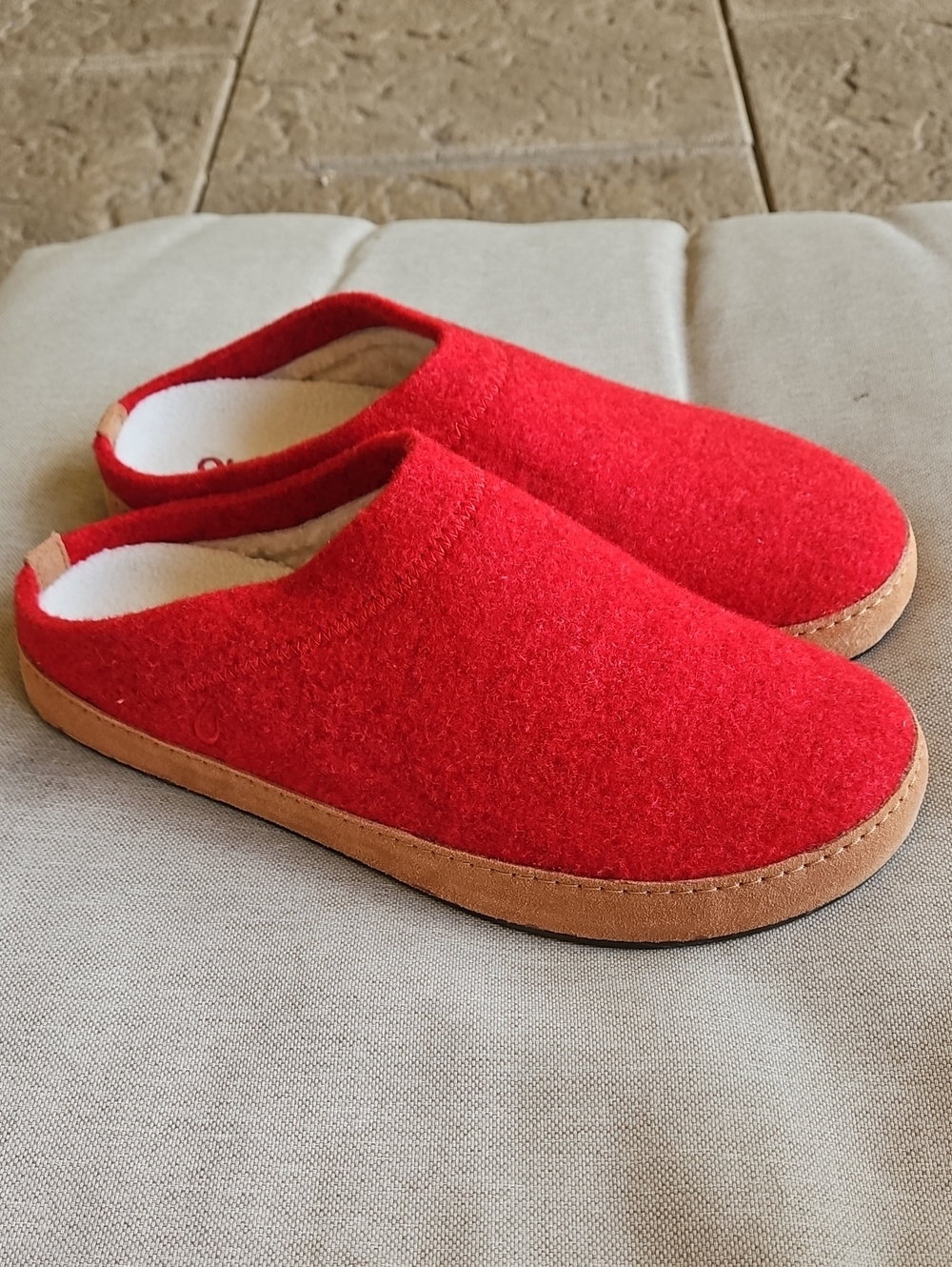 OluKai Hamani Hulu Wool Mule Slipper Men's 10 In Scarlet Red